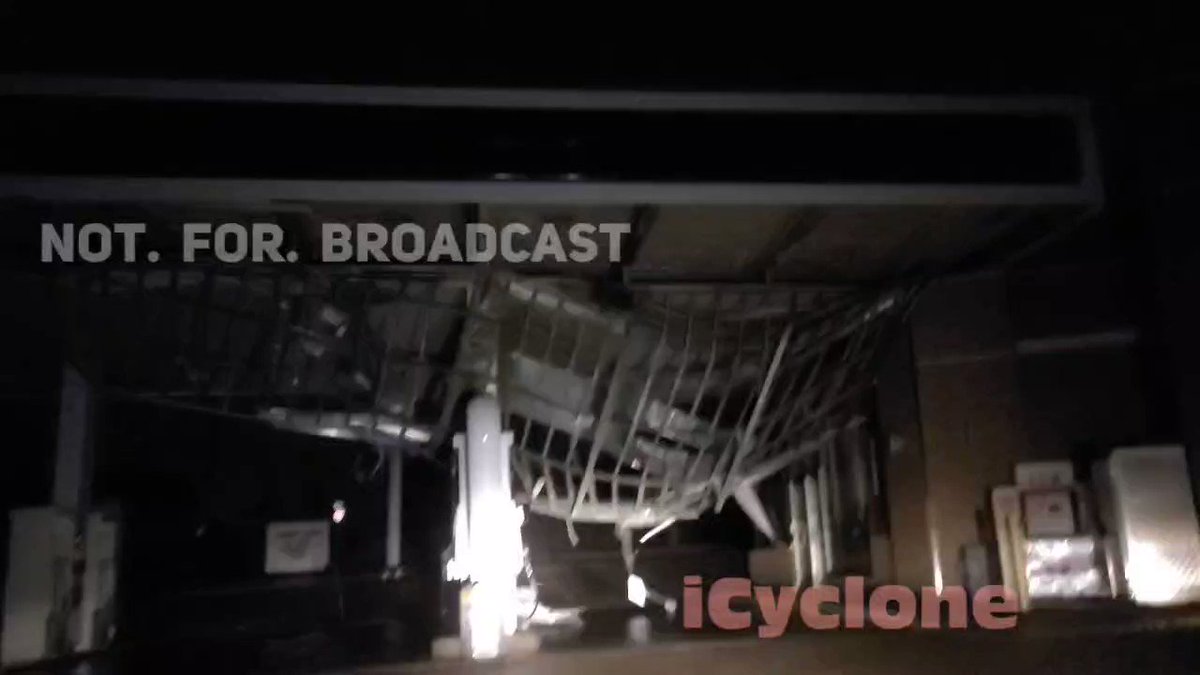 Troy Boone on Twitter "RT iCyclone Destruction, flying debris in