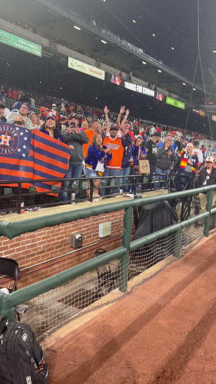 Julia Morales on X: Look at these Astros fans! 💪🏻   / X