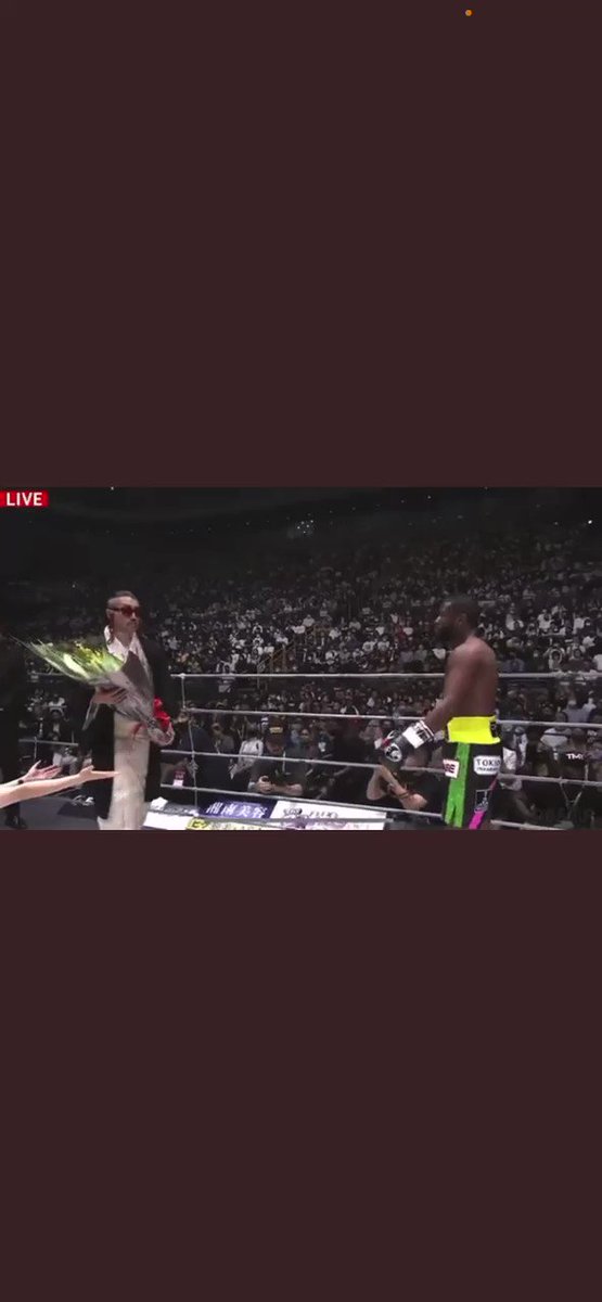 花束落とす ごぼうの党 奥野卓志はなぜプレゼンターに選ばれた