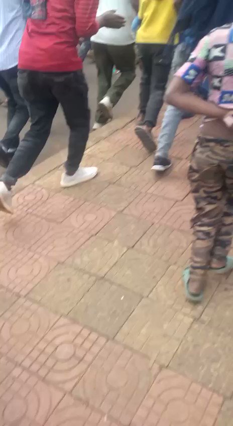 Residents of Bure, Finote Selam & elsewhere in Amhara region have protested against the ruling Prosperity Party decrying #AmharaGenocide & calling to #FreeZemeneKassie. @Reuters @AP @AFP @CBCWorldNews @cnni @BBCAfrica @guardiannews @nytimes @washingtonpost