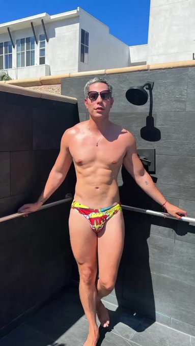 AY CHRISTIAN NOS DEJASTE EN SHOCK! Ahora somos tus súbditos ? #ChristianChavez incendió sus redes! ?????