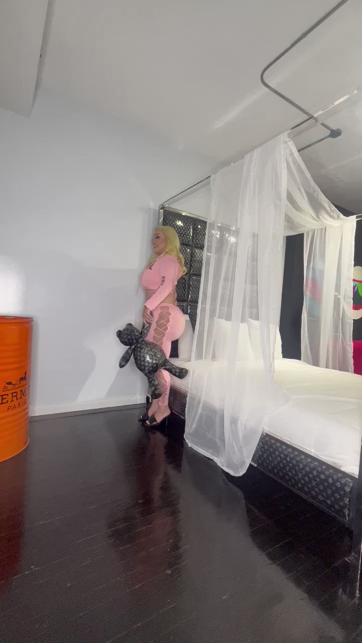 Tanya Lieder on Twitter "Bts https//t.co/xFbp9tXm7u" / Twitter