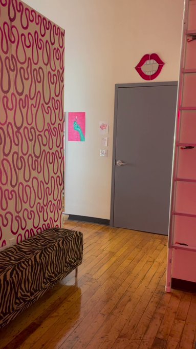 GLOSSDRESS Temple Of Feminization’s pics and videos