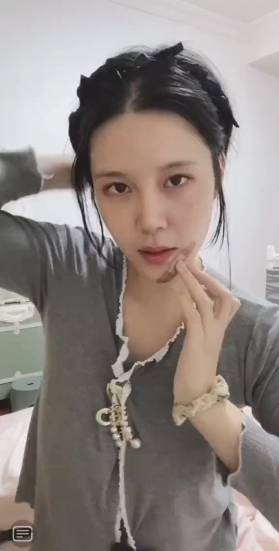 Video oleh @AprilSakurako