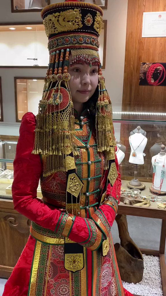 😍 Saruul 🌎🙋‍♀️ on Twitter: "RT @hamu_1988: Ордос овог ястны эмэгтэйн ...