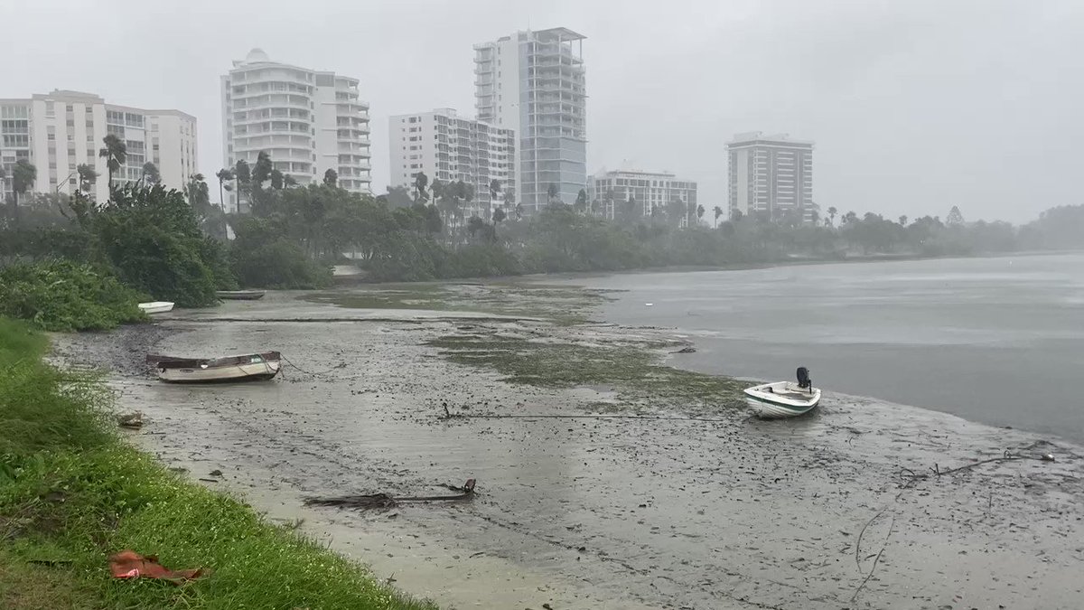 kim-leoffler-on-twitter-water-has-been-pulled-out-of-sarasota-bay