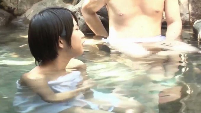 温泉街で見つけた一般女性と...(*´艸`) https://t.co/ZRDvpCu2tU