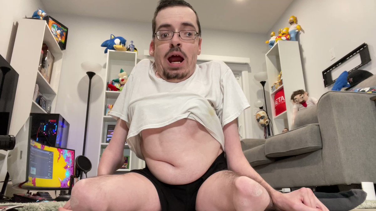 Ricky Berwick on X: hey @Team, I didn't actually eat soap lol. It was only around my mouth&lips. It was also body wash soap which is completely harmless if it gets in