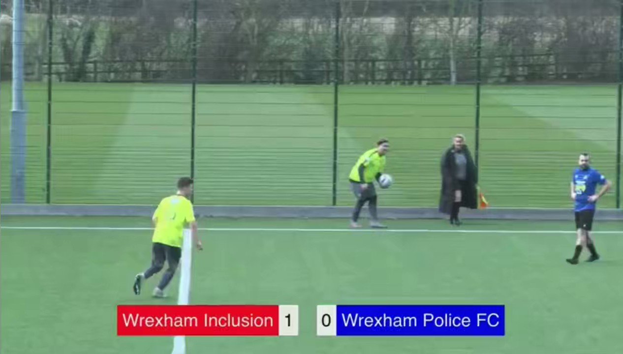 Wrexham Town Police FC 🏴󠁧󠁢󠁷󠁬󠁳󠁿 on Twitter "Our friends at CalonFM