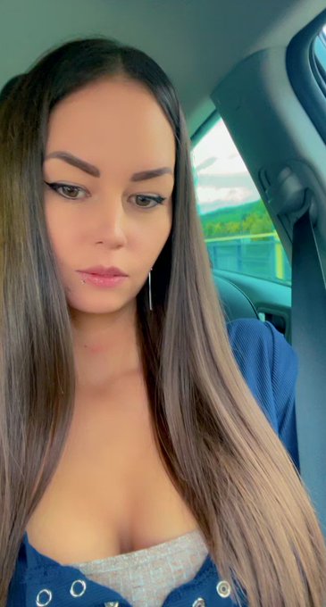 Auf dem Weg zum public Dreh! 🎥

#shooting #dreh #onlyfans #newvideo https://t.co/uAQs2NK3i9