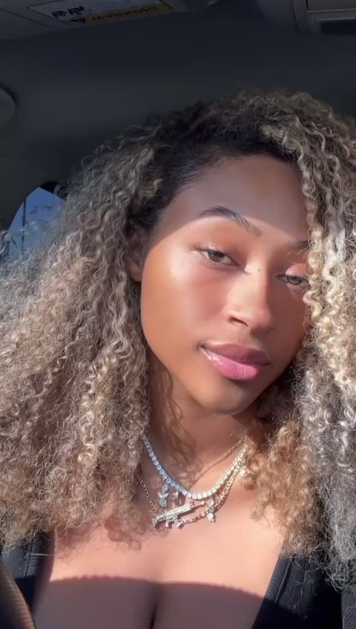 Kalani Rodgers on X: 🦄🦄🦄 t.coddauISgHbq  X