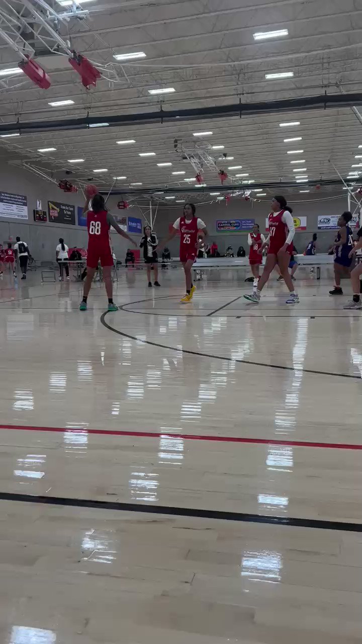 2025 Nyla Brooks on Twitter "Got a chance to play with ⁦TwinBackCourt