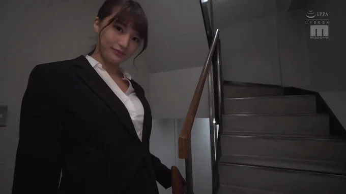 高橋しょう子 「奥様との夜の営みにどうですか？」 と、フェロモンむんむんの下着販売員が実演販売😍 商品説明から材質チェックと称してたっぷり体を触らせ、お買い上げで激しいSEXへと～💋