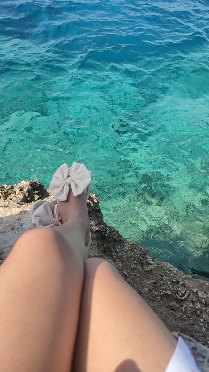 Model - ChloeDeluxe submisse