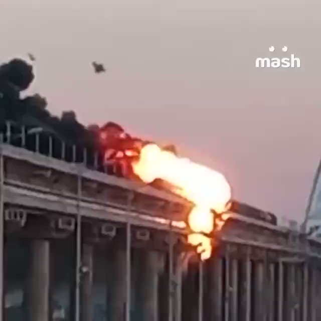 Re: [情報] 刻赤大橋起火