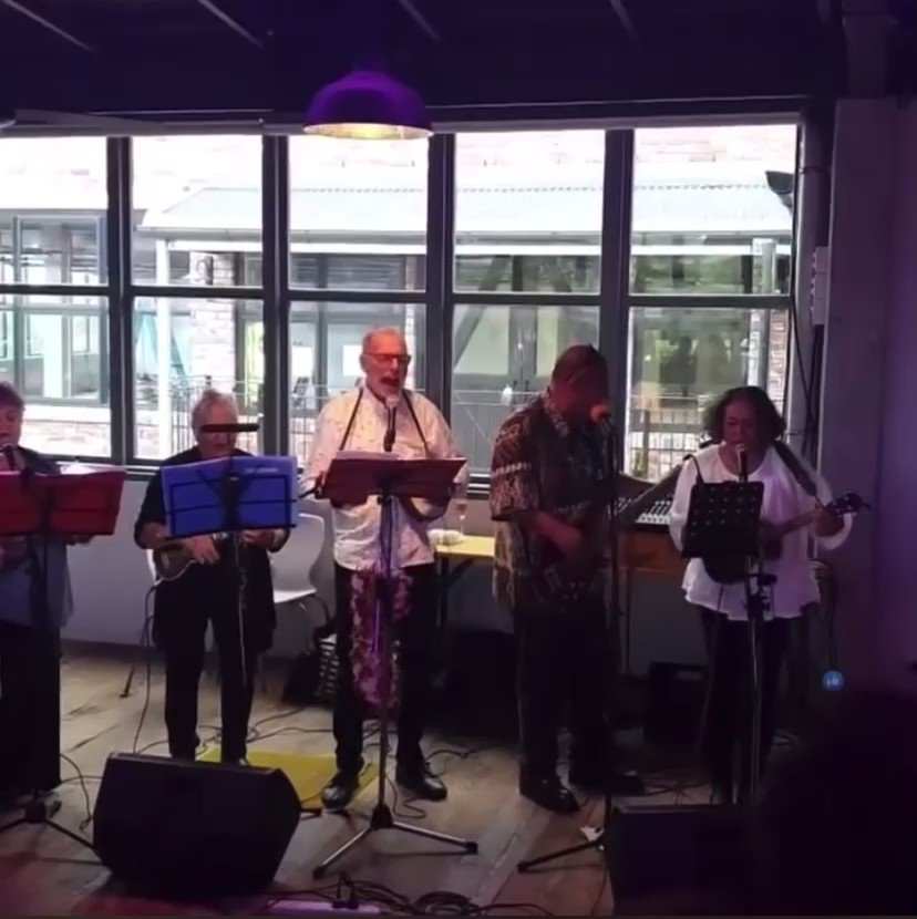 New Auckland Mayor Wayne Brown sings 'hit the road Goff' following