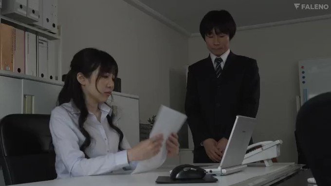 出張先で部下に厳しい上司とまさかの相部屋に…怒られると思いきや…

本編はリプ欄から 👇
https://t.co/GMerhj1td4