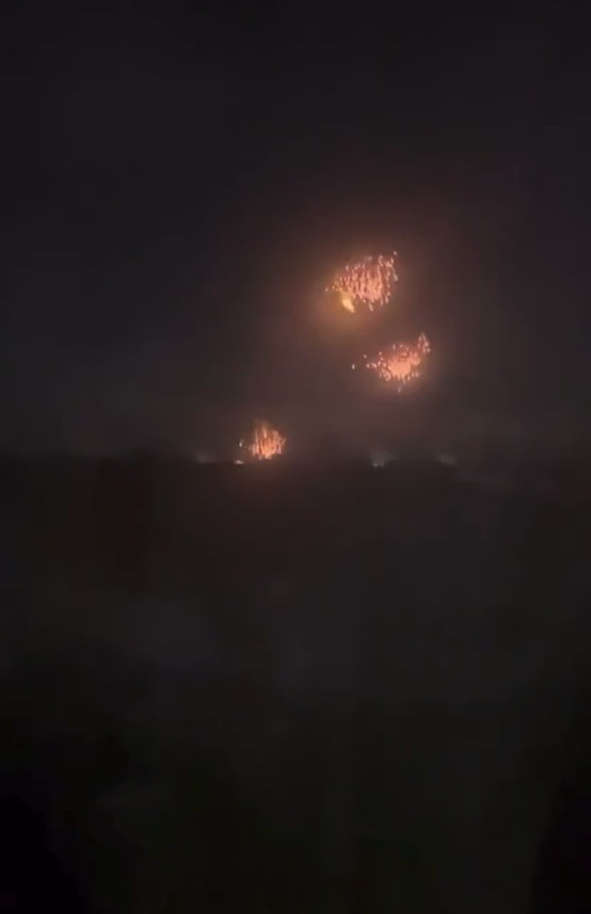 Visegrád 24 on Twitter: "Russia is attacking Nikopol with incendiary ...