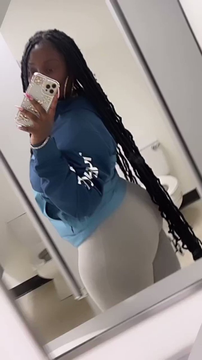 ayoooeshaa-on-twitter-come-buy-that-nigga-a-nike-tech-yo-fav
