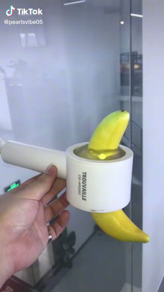 Xe ++ 👾 on Twitter "Banana cleaner https//t.co/pFavu2f1Zm" / Twitter