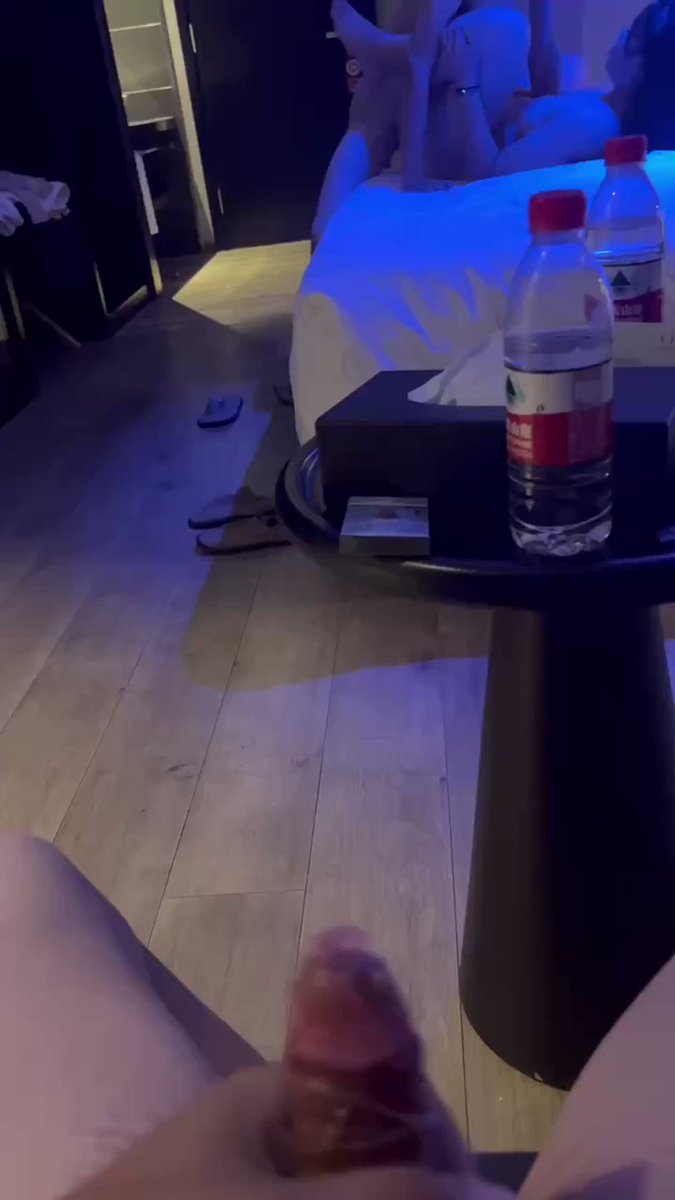 路边人多的地方打飞机    