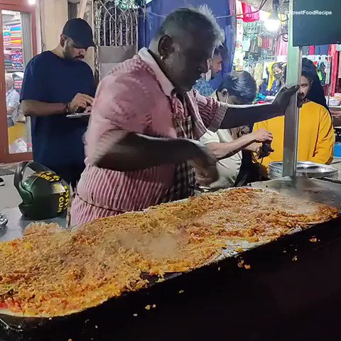 インドでは普通の光景？！屋台のオジサンたちのスゴ技！！