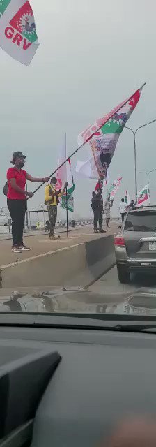 RT @MaxwellNwadike3: When they destroy bill boards,  the youth get creative.
Indeed, no stopping Peter Obi. https://t.co/60pQXFx6Jx