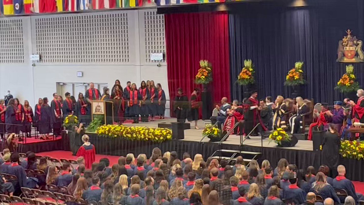 I love #convocation because I love #joy! Here are a few joyful moments from the #brocku 2022 convocation. @DrNatalieSpad finally got to walk on stage after completing her #phd during the social distancing phase of the pandemic. 1/3 https://t.co/F82QUIS3Ri