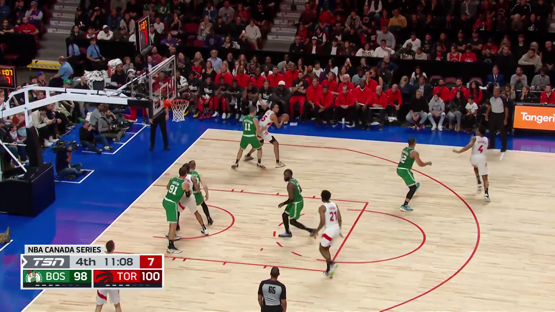 nba-on-twitter-what-a-crossover-combo-by-scottie-barnes-q4-live-now