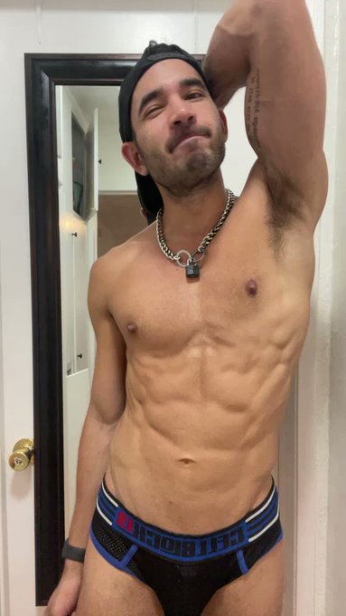 Getting ready for the @cellblock13 runway show!! https://t.co/vdrNEvGHNq