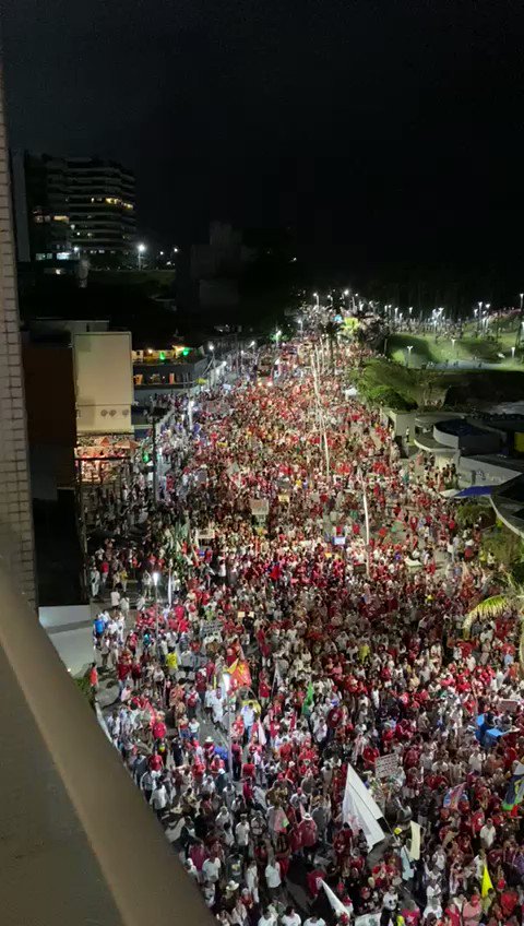 Xadrez de como Bolsonaro herdou a rede neopentecostal de Eduardo