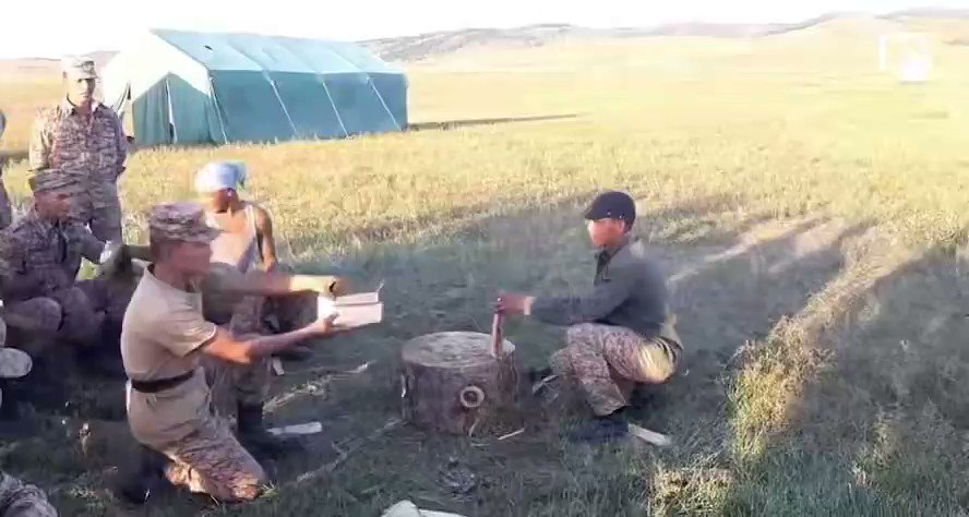 Tэргэл on Twitter: "цэргүүд гарын 5 хуруу Шагдар гэрээсээ яваг хэсэгт 😅"