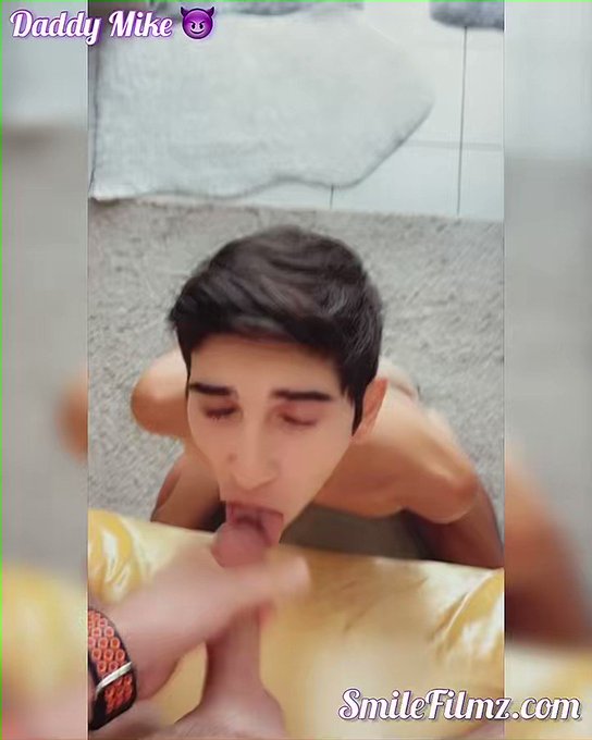 Morning milk ? is served ?

RT if you want it too ? https://t.co/fpWNwVckBD