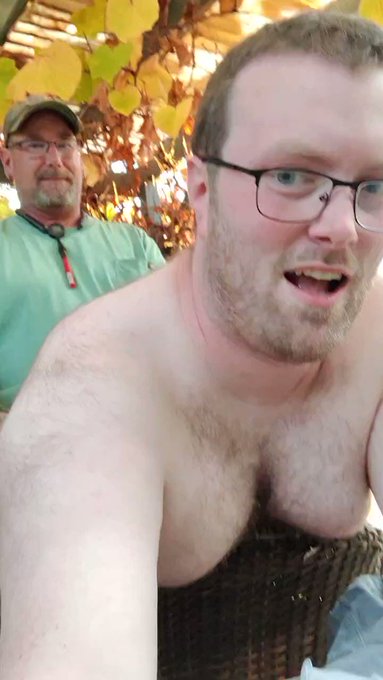 https://t.co/YJMmwuIZIt ??? Look at those titties shaking.  #michaelandsean #gayconstruction #gaybears