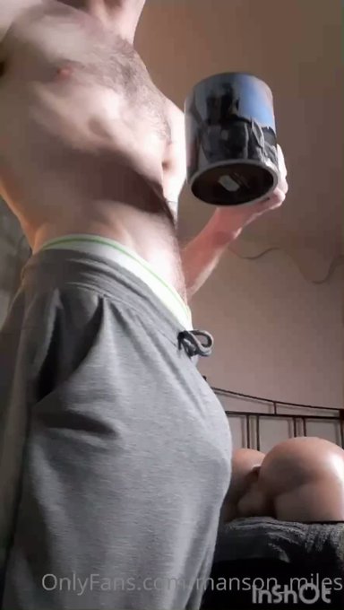 WoodMorning everyone! It’s hump day and also WhiteBoy Wednesday! So here is a shoutout to my boy @Miles_Manson92