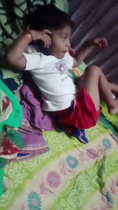 वडीलांच्या दारू ला वैतागलेला 4 वर्षाचा मुलगा आजोबांना फोन वर सांगत असताना @abpmajhatv @lokmat @News18lokmat<a href="/tag/funny"class="tags"><span>#funny</span></a><a href="/tag/mumbai"class="tags"><span>#mumbai</span></a><a href="/tag/trending"class="tags"><span>#trending</span></a><a href="/tag/marathi"class="tags"><span>#marathi</span></a><a href="/tag/marathibha"class="tags"><span>#marathibha</span></a>