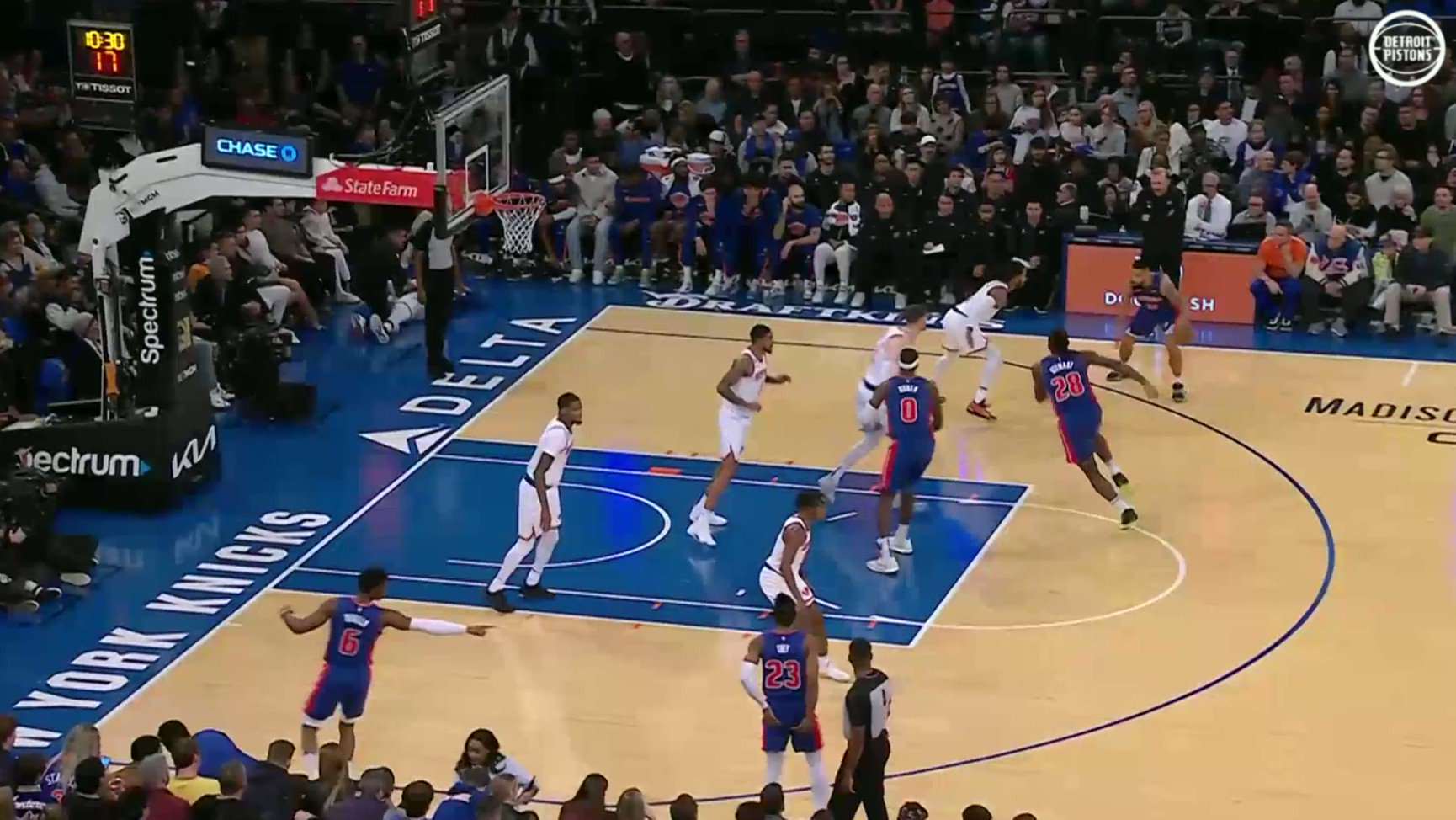 Pistons at Knicks / Twitter
