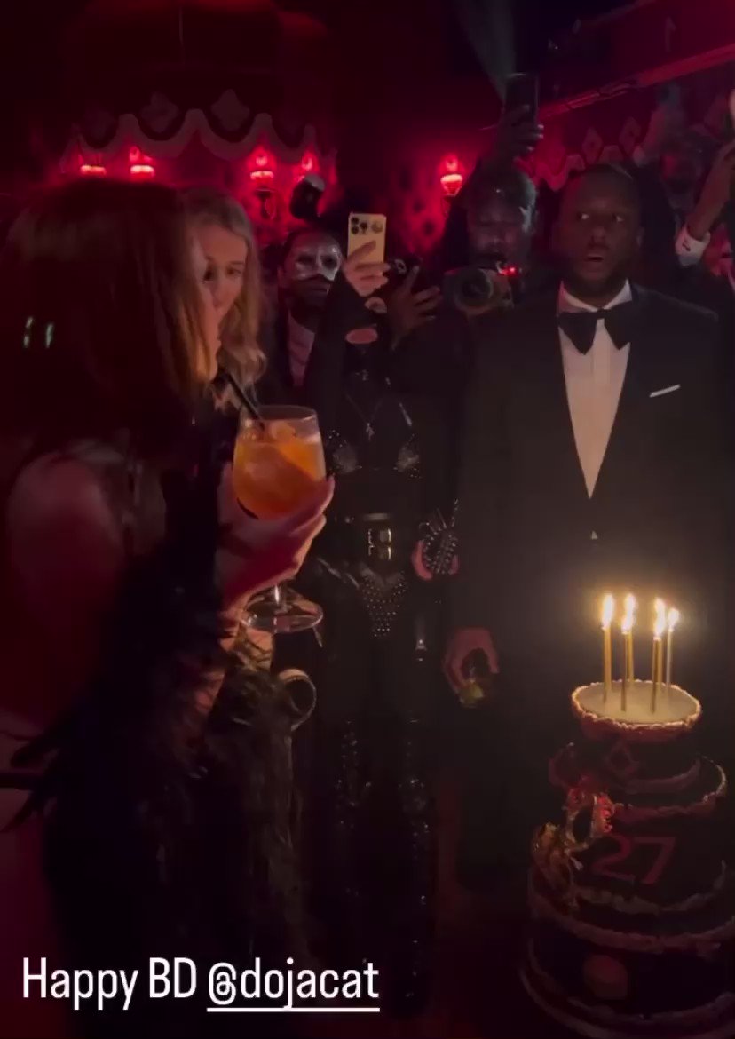 Shai (inactive former kitten) on X: "Doja Cat blowing out her candles from different angles at her birthday party (a thread) https://t.co/zXjydfJPV8" / X