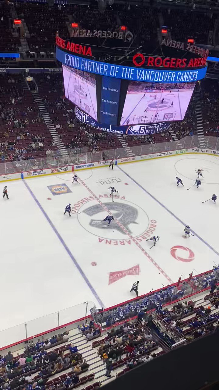 Canucks booed off ice in home opener after 6th-straight loss - Vancouver Is  Awesome