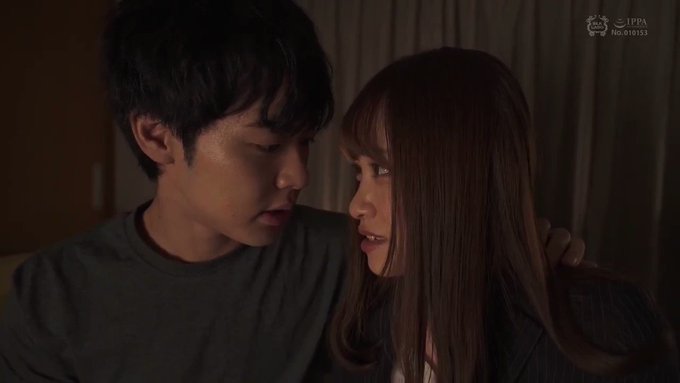 嫉妬に狂った彼が少し激しめに求められて・・・
キスマとか愛されてるって実感できて嬉しいんだけど、みんなどう？？ https://t.co/jH7e0Z40Sf