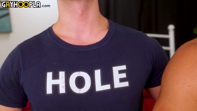 Buff older guy Ian Cage can't hold in his excitement for young stud Jaxon Valor's tight HOLE. 

Something