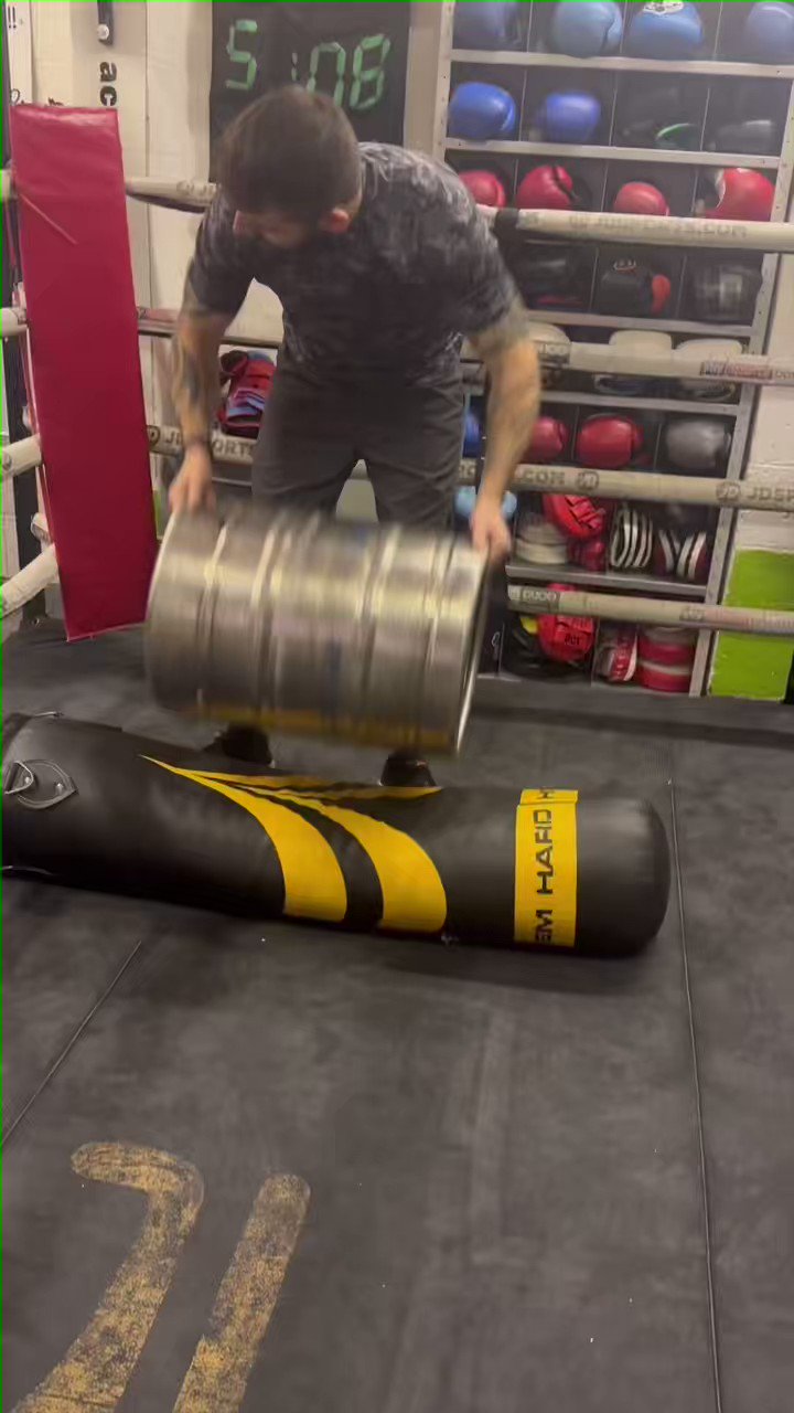 Luke.chalkie.white.boxer (@ChalkieBoxer) / Twitter