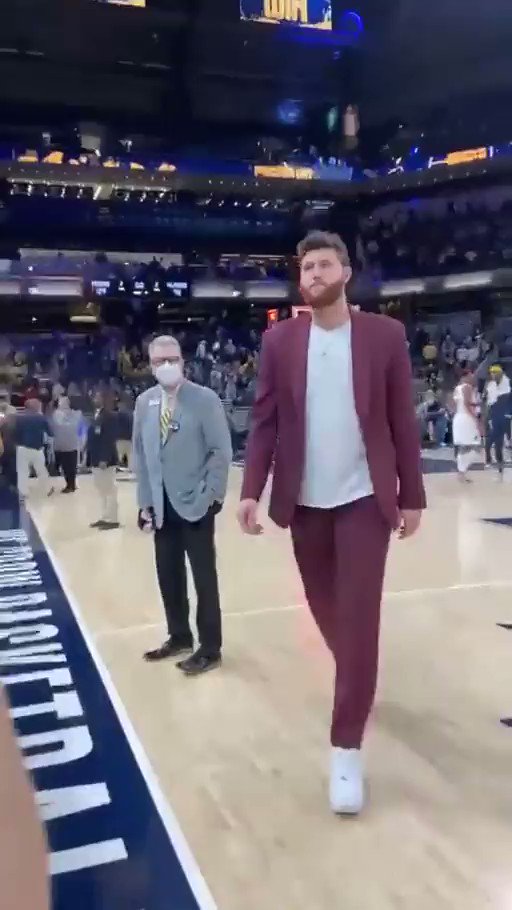 Jusuf Nurkic takes pacers fans phone and throws it https://t.co/3hdtJmPbCO