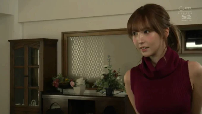 【三上悠亜】 28歳　“83-57-88” F cup❤️‍🔥 元S●E48💞 バレないようにするのがめっちゃ興奮するんよなぁ。 特に布団の中でするSEXって背徳感半端ないからめちゃくちゃオススメ。 うわぁ。いいなぁ。