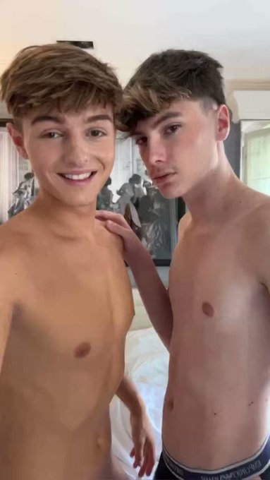 It’s out with @maxence_hots ? enjoy 
.
.
https://t.co/Br39SCRMSc
.
.
#love #gay #happy #twitter #boys