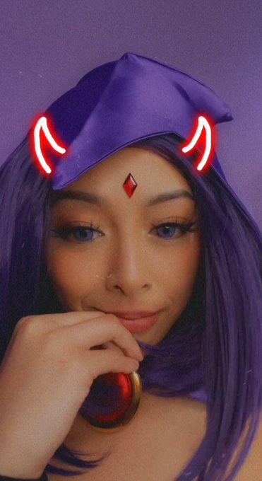 (yes it&rsquo;s duct taped to a lap desk) 70% of my stuff is still im boxes so i ~improvised~ and now no more