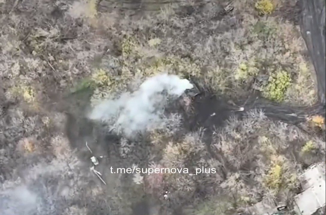 Rob Lee on Twitter "Video of a Russian tank exploding after its