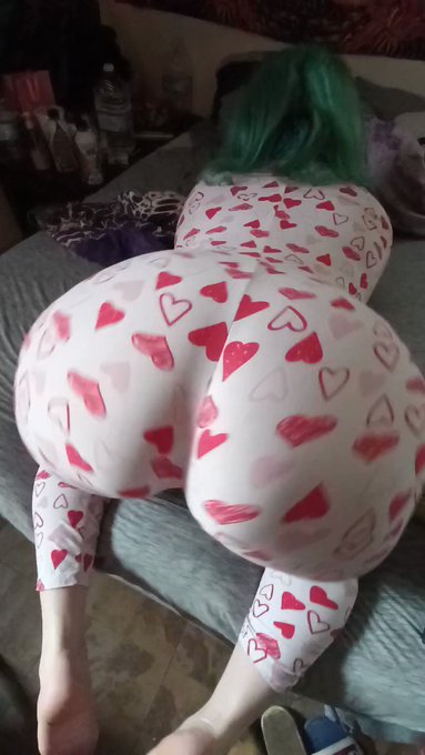 So excited new videos coming on Halloween! 🎃 So stay tuned my mommies, big daddies, sluts and more !<a href="/tag/thickgirls"class="tags"><span>#thickgirls</span></a><a href="/tag/egirls"class="tags"><span>#egirls</span></a><a href="/tag/selling"class="tags"><span>#selling</span></a><a href="/tag/pornhubmodel"class="tags"><span>#pornhubmodel</span></a><a href="/tag/nsfwaccount"class="tags"><span>#nsfwaccount</span></a>