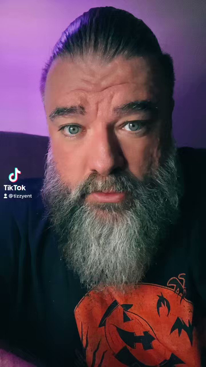TizzyEnt on Twitter "Trolled by their own. https//t.co/ArF2iQR3JF