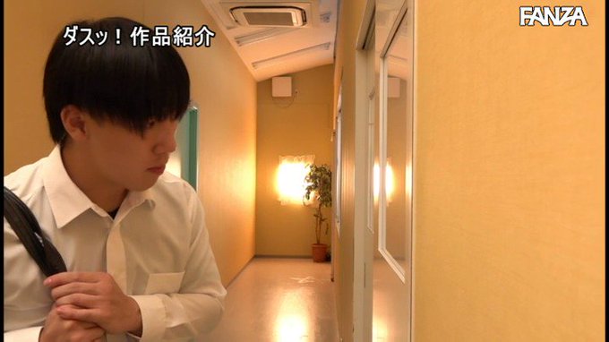スクールカースト上位の2人が男と３Pしているところを目撃してしまい、慌てて逃げ出したが捕まってしまい、２人のおもちゃにされることに…

本編はリプ欄から 👇
https://t.co/F6vpjTqI4D